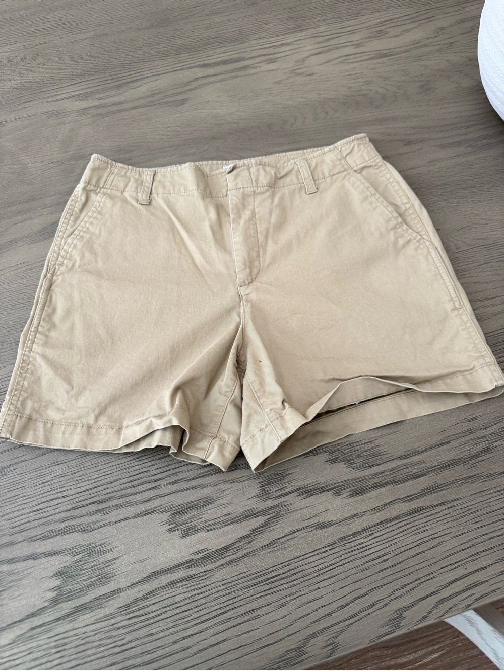 GAP Downtown Khaki Shorts - Neutral Tan